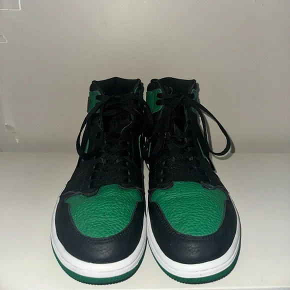 Jordan 1 Pine greens - Picture 3 of 4